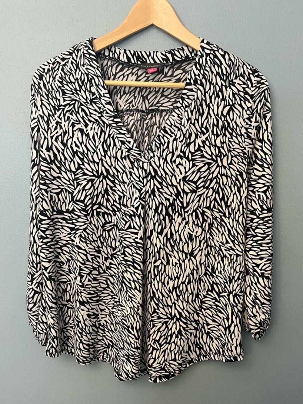 Vince Camuto Abstract Leaf Print Blouse